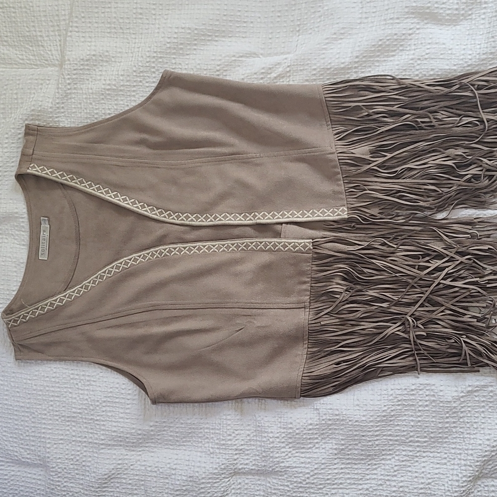 Suede vest with fringe